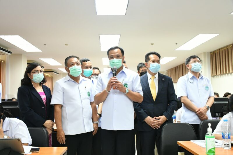 สธ. เปิด Call center 180 คู่สาย โทรได้ ถ้าสงสัยเรื่อง หมอพร้อม