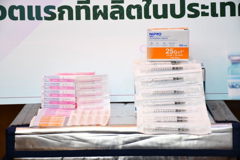 รับมอบวัคซีนแอสตร้าเซนเนก้าที่ผลิตในไทยล็อตแรก 1.8 ล้านโดส