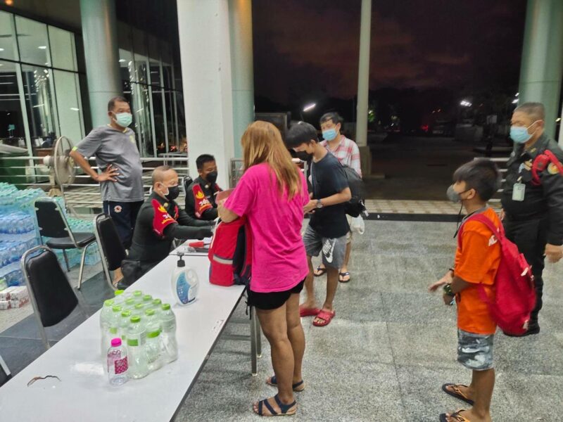 ศูนย์พักพิงชั่วคราวกรุงเทพ จากเหตุระเบิดไฟไหม้ติดต่อ