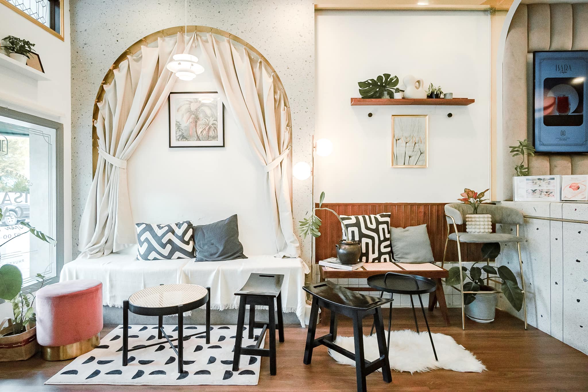 Isara Hotel and Cafe Phuket
