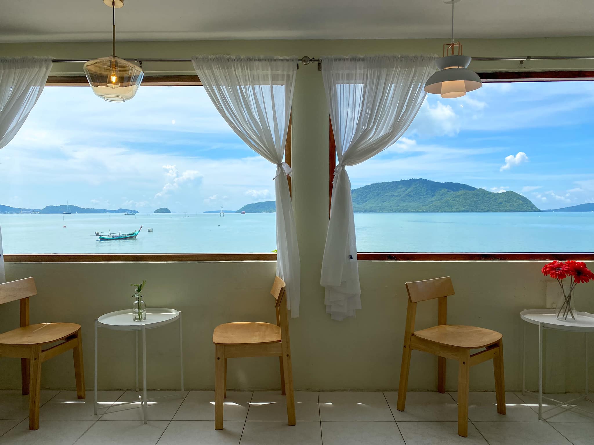 lay cafe phuket