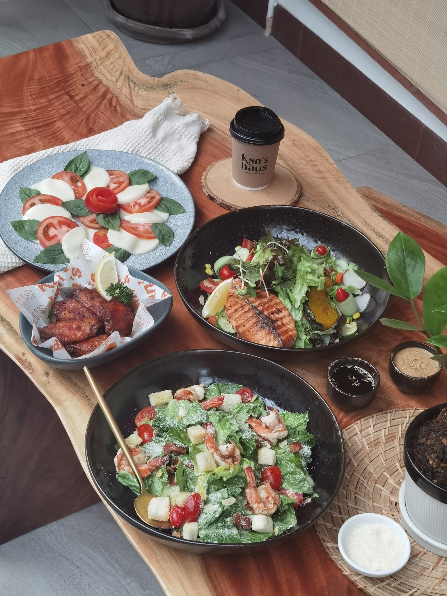 Kan's haus cafe and bistro