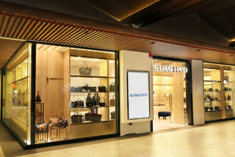 โคเมเฮียว เปิดสาขาใหม่ เจพาร์ค ศรีราชา บริการซื้อ ขายเอาใจนักช้อปแบรนด์เนมมือสอง การันตีความเป็นศูนย์รวมสินค้า Pre-loved Items ในญี่ปุ่นกว่า 75 ปี