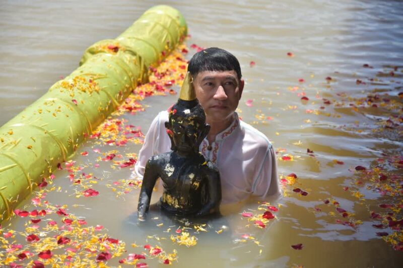 ประเพณีอุ้มพระดำน้ำ วัดเถรพลาย จัดวันไหน