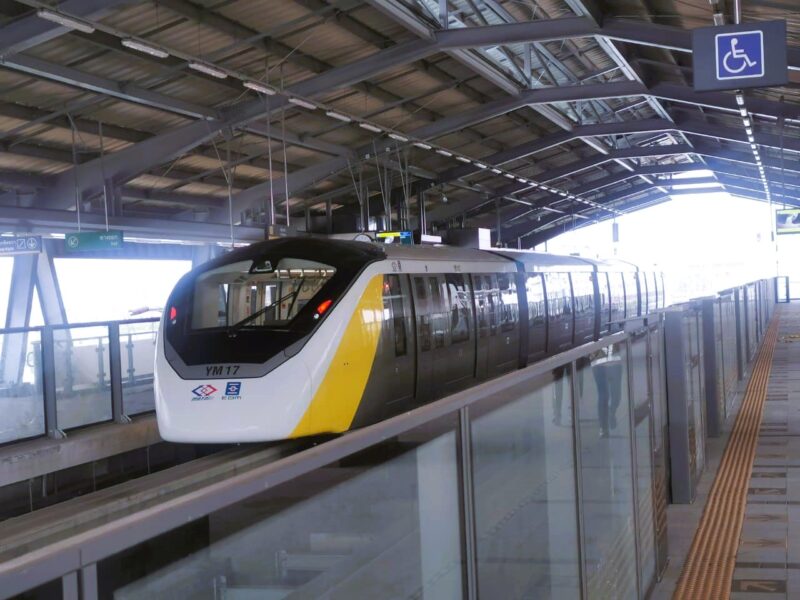 ค่าโดยสาร รถไฟฟ้าสายสีเหลือง กี่บาท เริ่มวันไหน ?