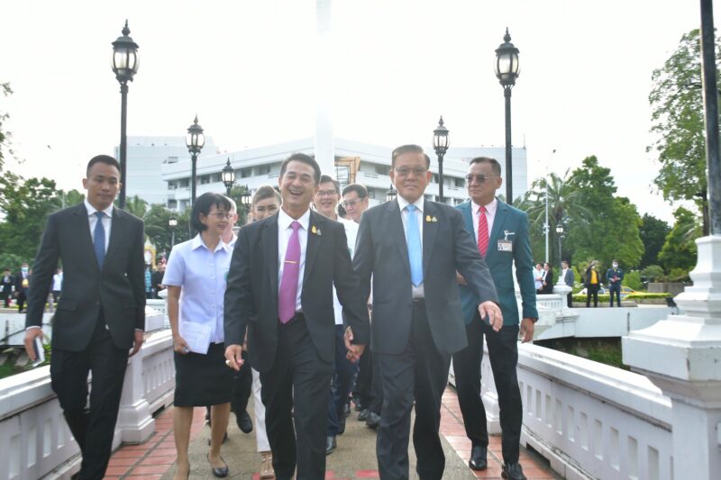 “ชลน่าน-สันติ” เตรียมแถลงนโยบายกระทรวงก่อน 22 ก.ย.นี้ ตั้ง National Health Board เป็นแกนกลางกำหนดนโยบายสุขภาพ