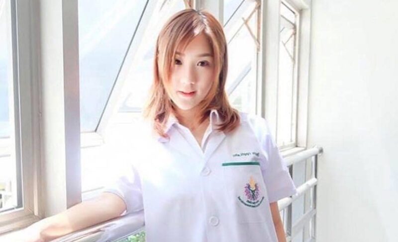 หมอลิลลี่ คือใคร