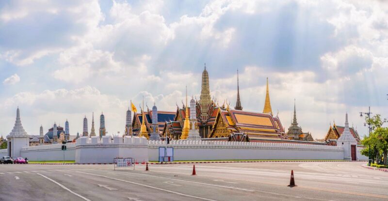 เที่ยววัดพระแก้ว เข้าประตูไหน 2567