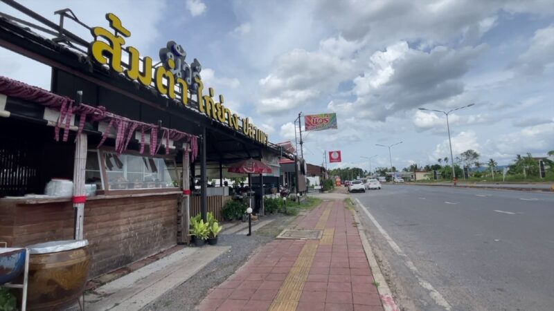 “นัวร์” ร้านอาหารอีสาน ยุค 90 จ.สุราษฎร์ธานี เสิร์ฟ์เมนูย้อนวันวาน จัดเต็มความแซ่บ จนขายดิบขายดี