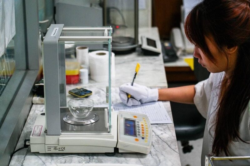 รมว.อว. “ศุภมาส” ให้ขยายการบริการห้องปฏิบัติการสู่ภูมิภาคและชุมชนทั่วประเทศ เตรียมเปิดศูนย์วิทยาศาสตร์บริการร่วม “นครปฐม” และ ”ราชบุรี”