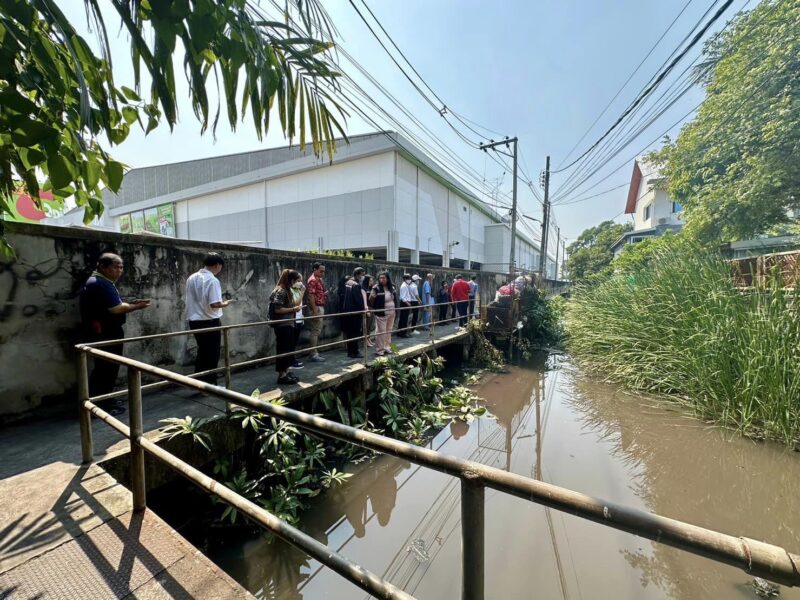 “ศุภมาส” สั่งการ “ทีม DSS” ลงพื้นที่ตรวจสอบคุณภาพน้ำสีชมพู คลองบางแพรก นนทบุรี หวั่นกระทบคุณภาพชีวิตประชาชน