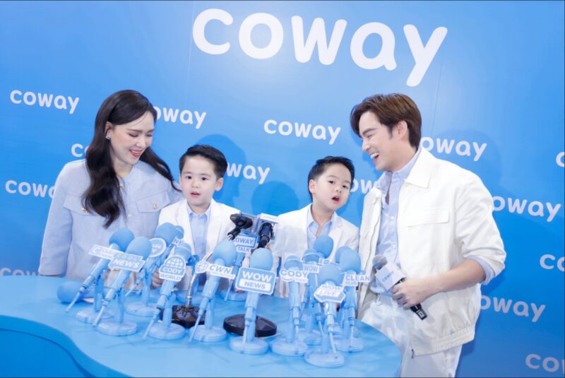 รวมรูปเบื้องหลัง ความน่ารัก น้องพีร์ น้องธีร์ พ่อบีม แม่ออย ร่วมงานเปิดตัว โคเวย์ WOW Campaign