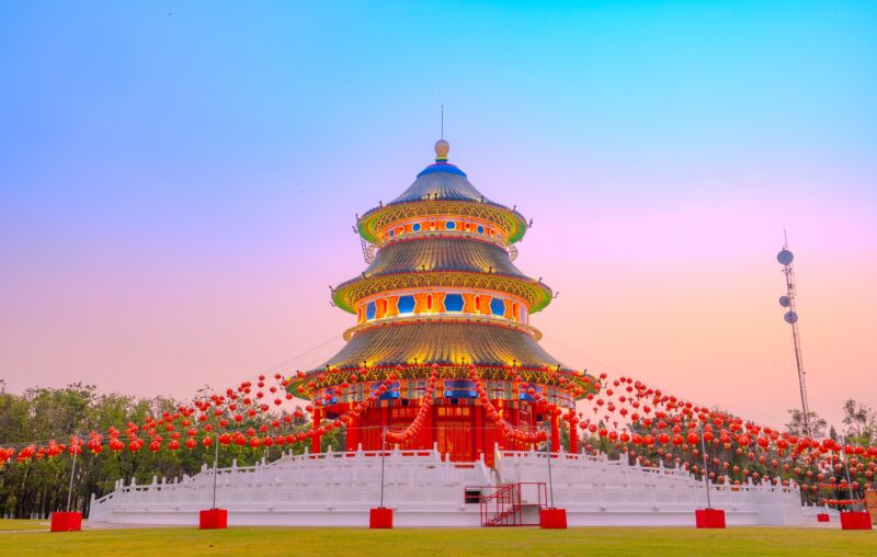 สายมูต้องมา “หมอช้าง” ชวนสักการะพระโพธิสัตว์กวนอิม ขอความสำเร็จ โชคดี มั่งคั่ง ร่ำรวย ณ วิหาร “อี่ ทง เทียน ไท้” กบินทร์บุรี