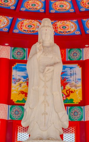 สายมูต้องมา “หมอช้าง” ชวนสักการะพระโพธิสัตว์กวนอิม ขอความสำเร็จ โชคดี มั่งคั่ง ร่ำรวย ณ วิหาร “อี่ ทง เทียน ไท้” กบินทร์บุรี