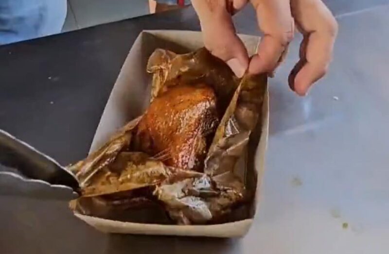 กรมวิทย์บริการ ชี้ กระดาษห่อไก่ทอด อาจมีสารพิษตกค้างที่เกิดโทษต่อร่างกายในระยะยาวได้ ถ้ากระดาษที่ใช้ไม่ได้รับการรับรองว่าสัมผัสอาหารได้