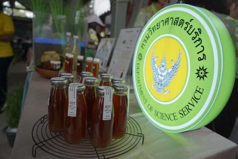 วศ.อว. ร่วม ครม.สัญจร ครั้งที่ 3/2567 “ฐานเศรษฐกิจสีเขียว และการท่องเที่ยวเชิงนิเวศ” จังหวัดเพชรบุรี หนุนเทคโนโลยีตอบโจทย์ชุมชน พร้อมโชว์ผลงานเด่นต้อนรับคณะรัฐมนตรี อว.