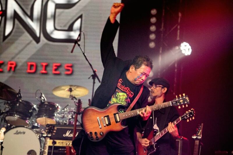 “Pong 47 ปี Rock Never Dies” ครั้งแรก!! ของ“โป่ง ปฐมพงศ์” กับเรื่องราวและมิตรภาพบนเส้นทางสายดนตรีตลอด 47 ปีการกลับมารวมตัวของ 6 วง และ 8 มือกีตาร์ระดับพระกาฬบนเวทีเดียวกันอย่างยิ่งใหญ่
