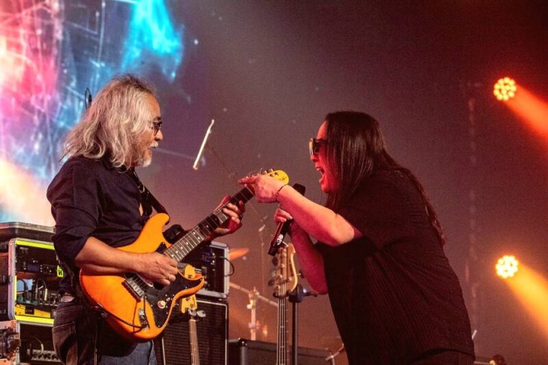 “Pong 47 ปี Rock Never Dies” ครั้งแรก!! ของ“โป่ง ปฐมพงศ์” กับเรื่องราวและมิตรภาพบนเส้นทางสายดนตรีตลอด 47 ปีการกลับมารวมตัวของ 6 วง และ 8 มือกีตาร์ระดับพระกาฬบนเวทีเดียวกันอย่างยิ่งใหญ่