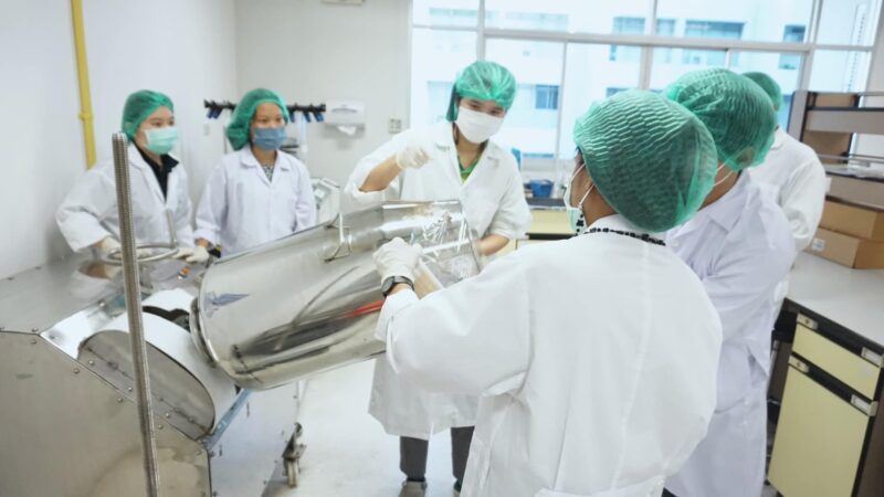 รัฐมนตรี “ศุภมาส” หนุนไทยเป็นผู้นำโลก “ผลิตและส่งออกอาหารสัตว์“ กรมวิทย์ฯ บริการ อว. เปิดห้องปฏิบัติการอ้างอิง สร้างห้องปฏิบัติการเครือข่าย 379 แห่งทั่วประเทศ ช่วยสร้างมูลค่าเศรษฐกิจกว่า 1 หมี่นล้านบาท