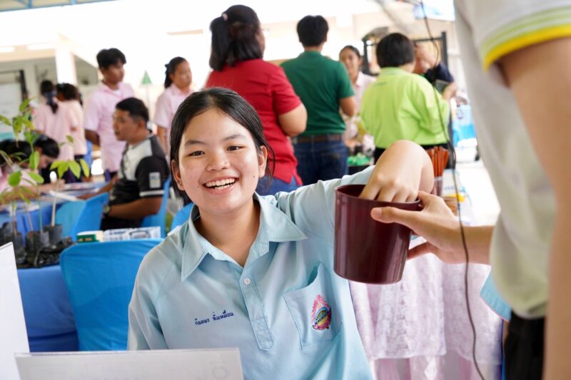 กรมวิทย์ฯ บริการ ยกขบวนคาราวานวิทยาศาสตร์ อว. สร้างแรงบันดาลใจด้านวิทยาศาสตร์แก่เยาวชนสู่ความยั่งยืน เฉลิมพระเกียรติพระบาทสมเด็จพระเจ้าอยู่หัว เนื่องในโอกาสมหามงคลเฉลิมพระชนมพรรษา 6 รอบ