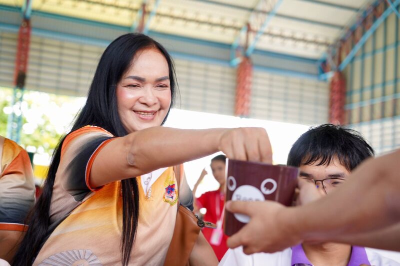 กรมวิทย์ฯ บริการ ยกขบวนคาราวานวิทยาศาสตร์ อว. สร้างแรงบันดาลใจด้านวิทยาศาสตร์แก่เยาวชนสู่ความยั่งยืน เฉลิมพระเกียรติพระบาทสมเด็จพระเจ้าอยู่หัว เนื่องในโอกาสมหามงคลเฉลิมพระชนมพรรษา 6 รอบ