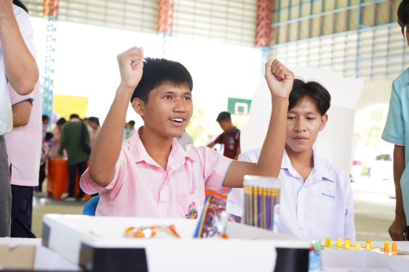 กรมวิทย์ฯ บริการ ยกขบวนคาราวานวิทยาศาสตร์ อว. สร้างแรงบันดาลใจด้านวิทยาศาสตร์แก่เยาวชนสู่ความยั่งยืน เฉลิมพระเกียรติพระบาทสมเด็จพระเจ้าอยู่หัว เนื่องในโอกาสมหามงคลเฉลิมพระชนมพรรษา 6 รอบ