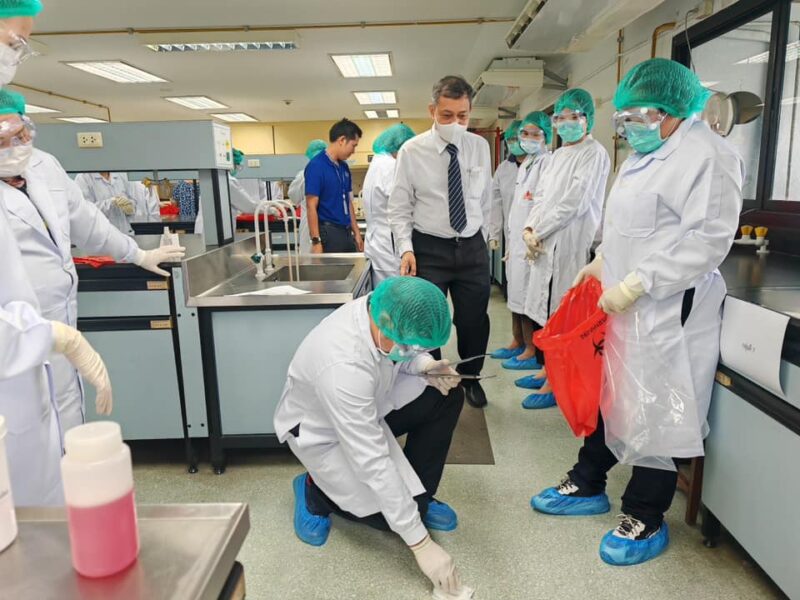 กรมวิทย์ฯ บริการ กระทรวง อว. ส่งเสริมความปลอดภัยทางชีวภาพ จัดอบรม Biosafety และ Biosecurity ให้กับบุคลากรห้องปฏิบัติการเกี่ยวกับเชื้อโรคและพิษจากสัตว์