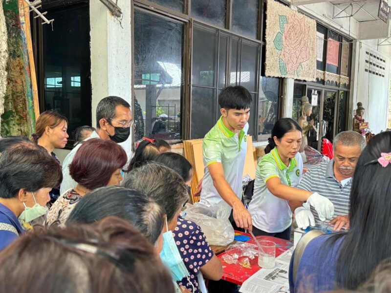 กรมวิทย์ฯบริการ ลงพื้นที่จังหวัดเชียงใหม่ จัดฝึกอบรมเชิงปฏิบัติการหลักสูตร “การผลิตแผ่นตกแต่งภายในอาคารด้วยเส้นใยจากกาบมะพร้าว” สร้างรายได้แก่ชุมชน เพิ่มมูลค่าให้วัสดุเหลือทิ้งทางการเกษตร