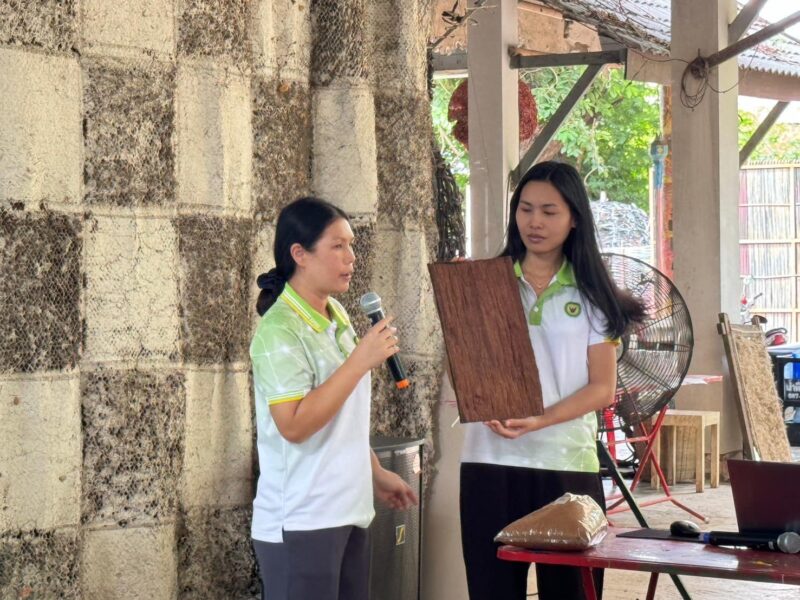 กรมวิทย์ฯบริการ ลงพื้นที่จังหวัดเชียงใหม่ จัดฝึกอบรมเชิงปฏิบัติการหลักสูตร “การผลิตแผ่นตกแต่งภายในอาคารด้วยเส้นใยจากกาบมะพร้าว” สร้างรายได้แก่ชุมชน เพิ่มมูลค่าให้วัสดุเหลือทิ้งทางการเกษตร