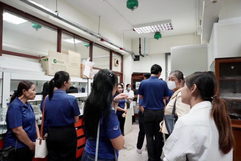 กรมวิทย์ฯ บริการ เปิดบ้านต้อนรับ คณะผู้บริหาร อาจารย์และบุคลากร ภาควิชาเคมี มทร.ธัญบุรี เข้าศึกษาดูงานและหารือ “การอบรมและยกระดับห้องปฏิบัติการทดสอบ” เพื่อการพัฒนาศักยภาพบุคลากรและการยกระดับห้องปฏิบัติการวิทยาศาสตร์ให้ได้มาตรฐานสากล