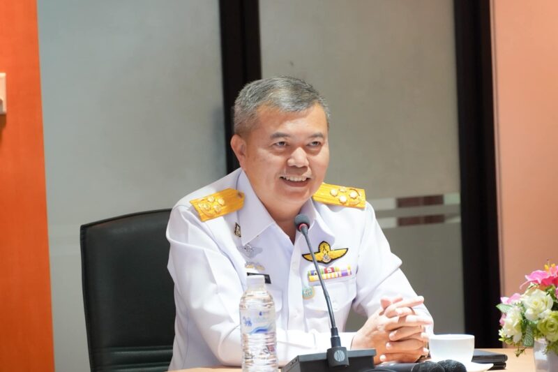 นายแพทย์รุ่งเรืองฯ อธิบดี กรมวิทย์ฯ บริการ ต้อนรับ สพฉ. ในโอกาส เข้าร่วมหารือ และมอบประกาศนียบัตรพร้อมเครื่องหมายปีกกิตติมศักดิ์เฮลิคอปเตอร์การแพทย์ฉุกเฉิน (Executive HEMS Thai Sky Doctor)