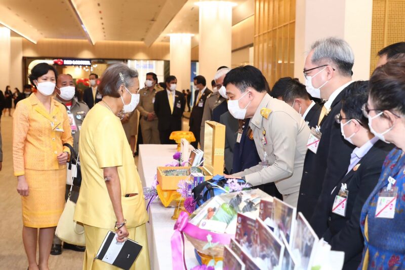 กรมสมเด็จพระเทพรัตนราชสุดาฯ ทรงเปิดงาน “อว.แฟร์ : SCI POWER FOR FUTURE THAILAND” อธิบดี วศ. ร่วมรับเสด็จ พร้อมทูลเกล้าฯ ถวายชุดเครื่องเบญจรงค์เนื้อดินอัตลักษณ์จังหวัดลำปาง ณ ศูนย์การประชุมแห่งชาติสิริกิติ์