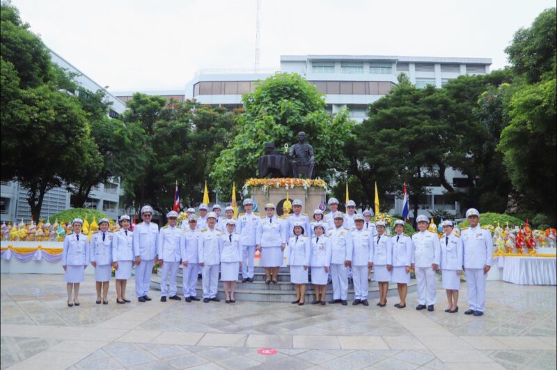 กรมวิทย์ฯ บริการ ร่วมวางพานพุ่มถวายราชสักการะ พระบรมราชานุสาวรีย์ รัชกาลที่ 4 “พระบิดาแห่งวิทยาศาสตร์ไทย”