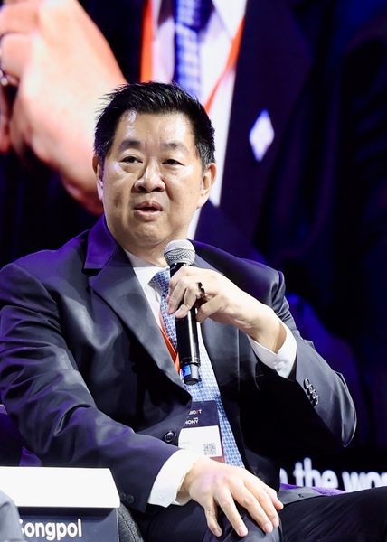 นายทรงพล ชีวะปัญญาโรจน์ ผู้อำนวยการธนาคารออมสิน ร่วมงาน FUTURE-READY ECONOMY 2026 ภายใต้แนวคิด “Designing Capital for the Future”